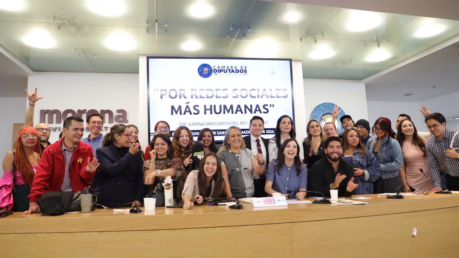 Pavel Martínez y Juan Rocha reúnen a más de 230 creadores digitales en un Parlamento Abierto para crear leyes y humanizar la interacción en redes sociales